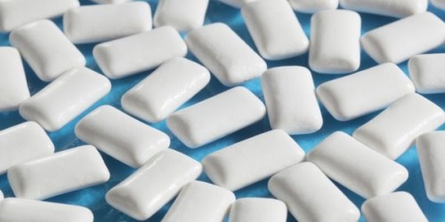 Chewing gum e mal di testa: scoperto un legame