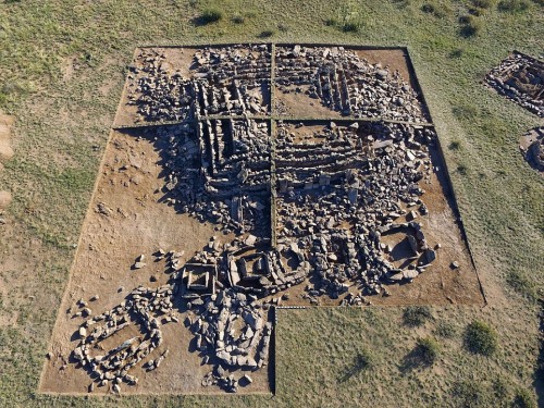 Archeologia: scoperta piramide a gradoni in Kazakistan