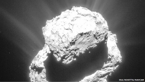 Rosetta: l’incredibile esplosione sulla cometa, la foto