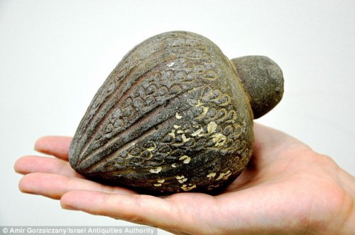 Archeologia: scoperta bomba a mano di 700 anni in Israele