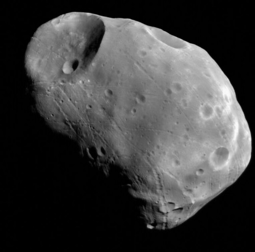 Phobos, spiegata la speciale forma della luna di Marte
