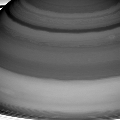 Saturno: Cassini cattura le nuvole tempestose dell’atmosfera