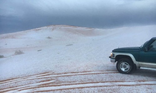 Clima: neve in Arabia Saudita, deserto imbiancato