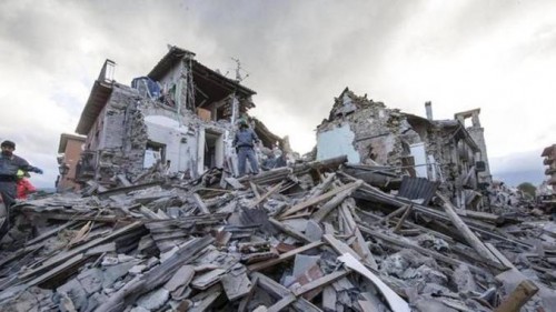 Terremoto: forti scosse nelle Marche, nuovi crolli a Castelsantangelo sul Nera