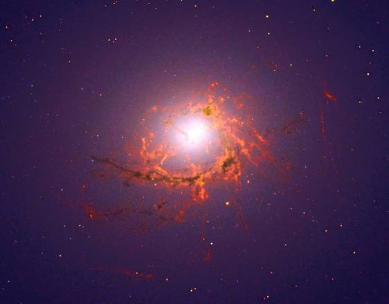 Spazio: ecco la galassia più strana mai osservata
