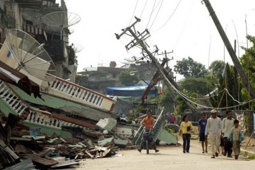 Terremoto in Indonesia: è catastrofe, quasi 100 morti