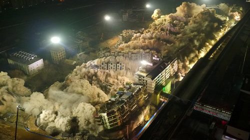Cina: demoliti 19 edifici in 10 secondi, il video dell’esplosione