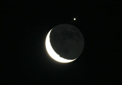 Congiunzione Giove e Luna e stelle cadenti: gli appuntamenti dei prossimi giorni