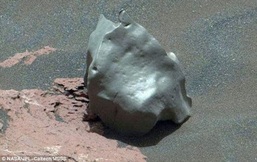 Marte: meteorite in ferro scoperto sul Monte Sharp