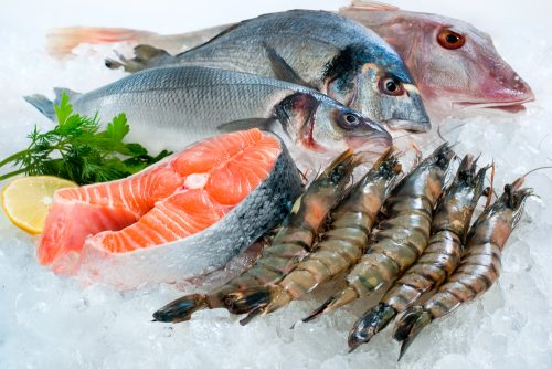 Inquinamento: chi mangia pesce può ingerire 11mila particelle di plastica