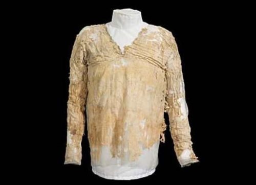 Archeologia: scoperto il vestito più antico al mondo