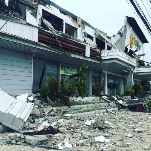 Terremoto nelle Filippine: oltre 15 morti, strade e ponti crollati