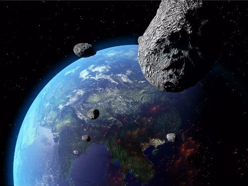 Due asteroidi hanno sfiorato la Terra, un terzo in arrivo domani