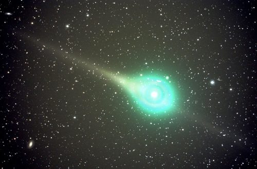 cometa-verde-1-e1490961387971-1.jpg