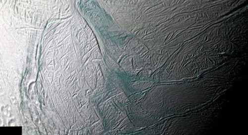 Spazio: l’oceano di Encelado è molto più vicino alla superficie