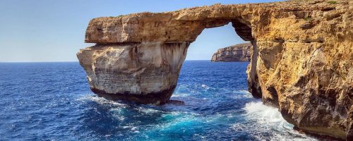 Maltempo: Malta dice addio alla ‘Finestra Azzurra’ uno dei simboli del paese
