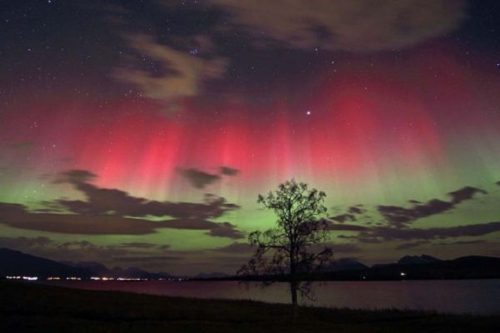 Aurora australe: le immagini del raro fenomeno in Australia