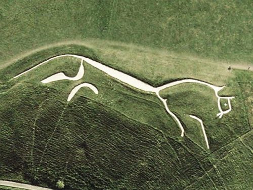 cavallo-bianco-uffington-e1493295101932-1.jpg
