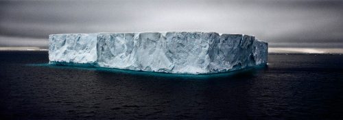 Iceberg: oltre 400 blocchi di ghiaccio alla deriva, è allarme