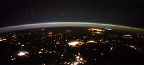 Spazio: misteriose luci osservate dalla Stazione Spaziale, le possibili spiegazioni