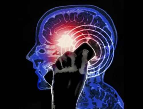 Telefono e tumore al cervello: il Tribunale di Ivrea riconosce correlazione