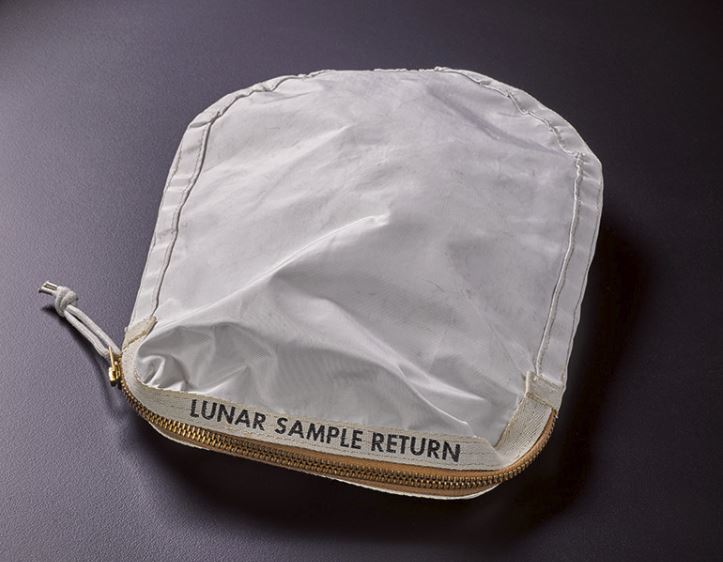 Luna: all’asta la sacca usata nella missione Apollo 11
