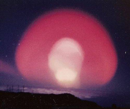 Esplosioni nucleari: le aurore artificiali tra le conseguenze dei test