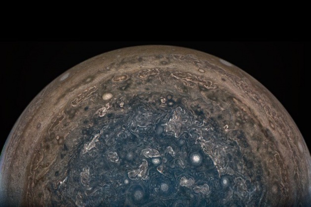 Giove non è quello che ci aspettavamo: i dati della sonda Juno