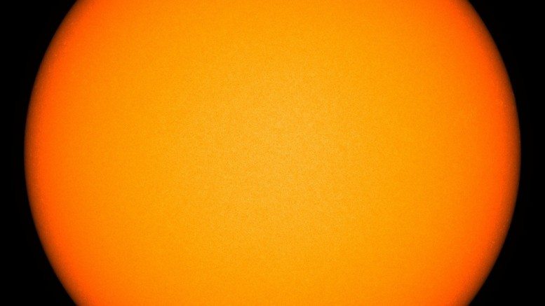 Sole, attività ai minimi: oltre 30 giorni senza macchie solari
