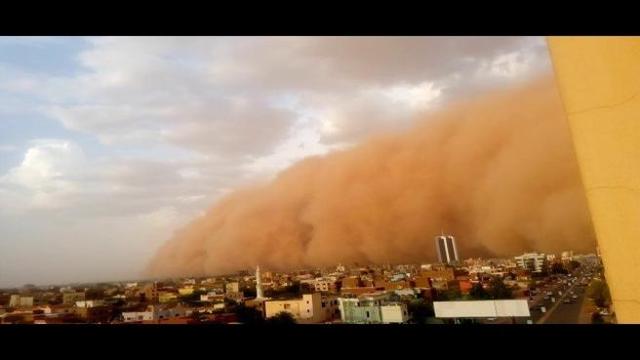 Kartum: spaventosa tempesta di sabbia inghiotte la città, il video