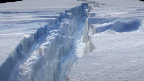 Antartide: il gigantesco iceberg Larsen C si è staccato dalla piattaforma