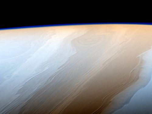 Saturno: le tempeste dell’atmosfera riprese da distanza record