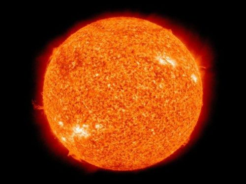 Sole: il nucleo ruota ad una velocità quadrupla rispetto alla superficie