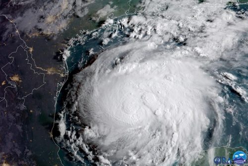 Usa: l’uragano Harvey si avvicina al Texas, migliaia di evacuati