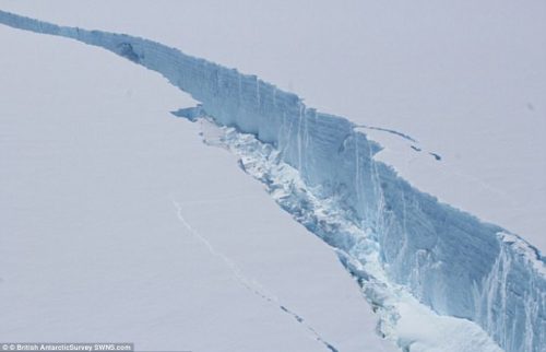 Antartide: il colossale iceberg A68 è in mare aperto