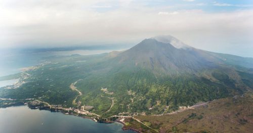 Giappone: il vulcano Sakurajima esplode in diretta, il video