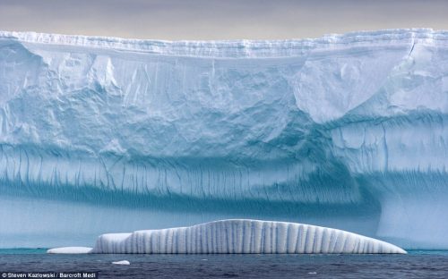 Antartide: osservato il distacco di un enorme iceberg