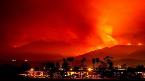 Incendi California: undici morti, 20.000 evacuati e 1.500 case incenerite