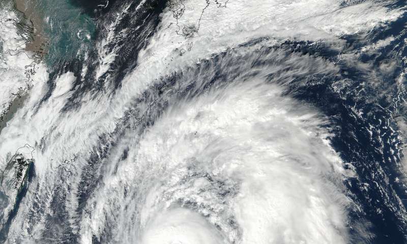 Giappone: si avvicina il ‘super tifone’ Lan, in arrivo forti piogge