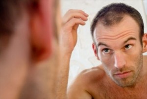 Ricrescita totale: dolcificante artificiale potrebbe rivoluzionare i trattamenti contro la caduta dei capelli