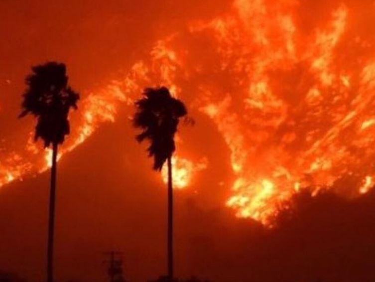 California devastata dagli incendi: 25 morti e 110 dispersi