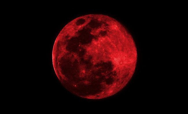 Superluna rossa: cresce l’attesa per il fenomeno