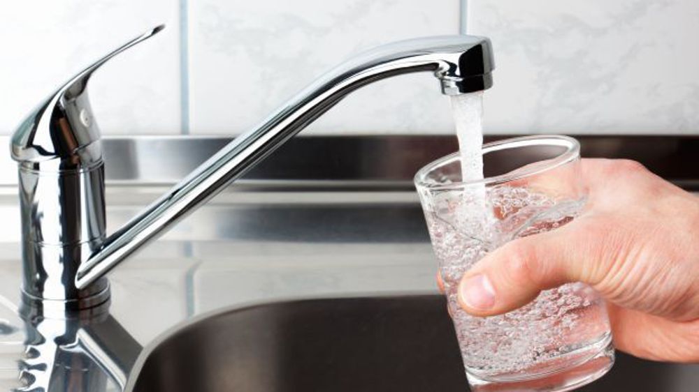 L’acqua del rubinetto provoca i calcoli renali? La risposta degli esperti