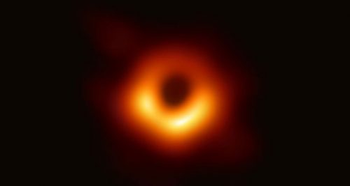 Buco nero: ecco l’immagine pubblicata dagli scienziati. Il video
