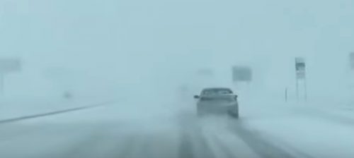 Whiteout in South Dakota: il video di un automobilista