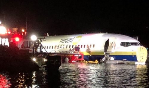 Grave incidente a causa del maltempo: Boeing finisce nel fiume