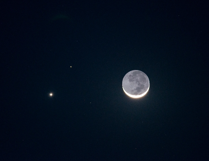 Congiunzione Luna Marte: la ‘danza’ nel cielo con Betelgeuse e Capella