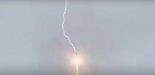 Russia: fulmine colpisce razzo Soyuz-2.1b. Il video