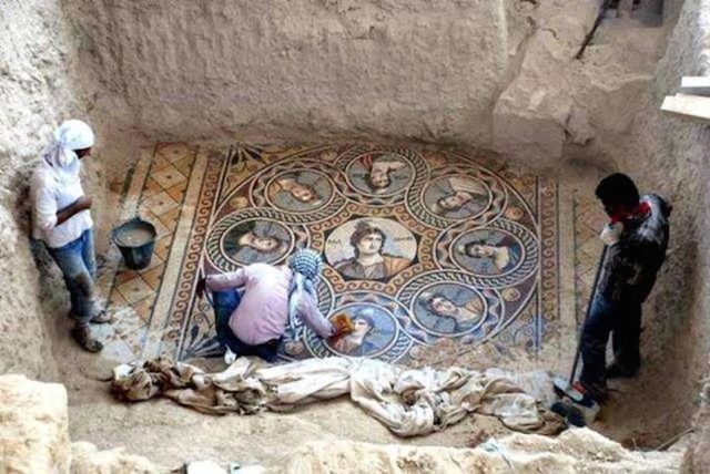 mosaico scoperto