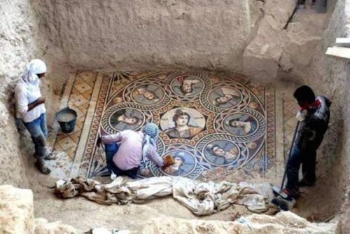 Scoperti tre splendidi mosaici colorati dell’antica città di Zeugma